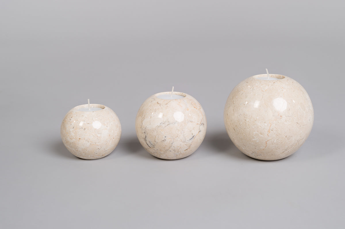Te-lysholder i lys marmor - medium
