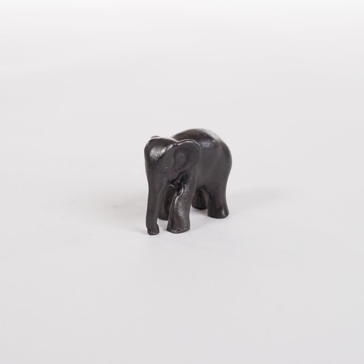 Liten elefant - svart