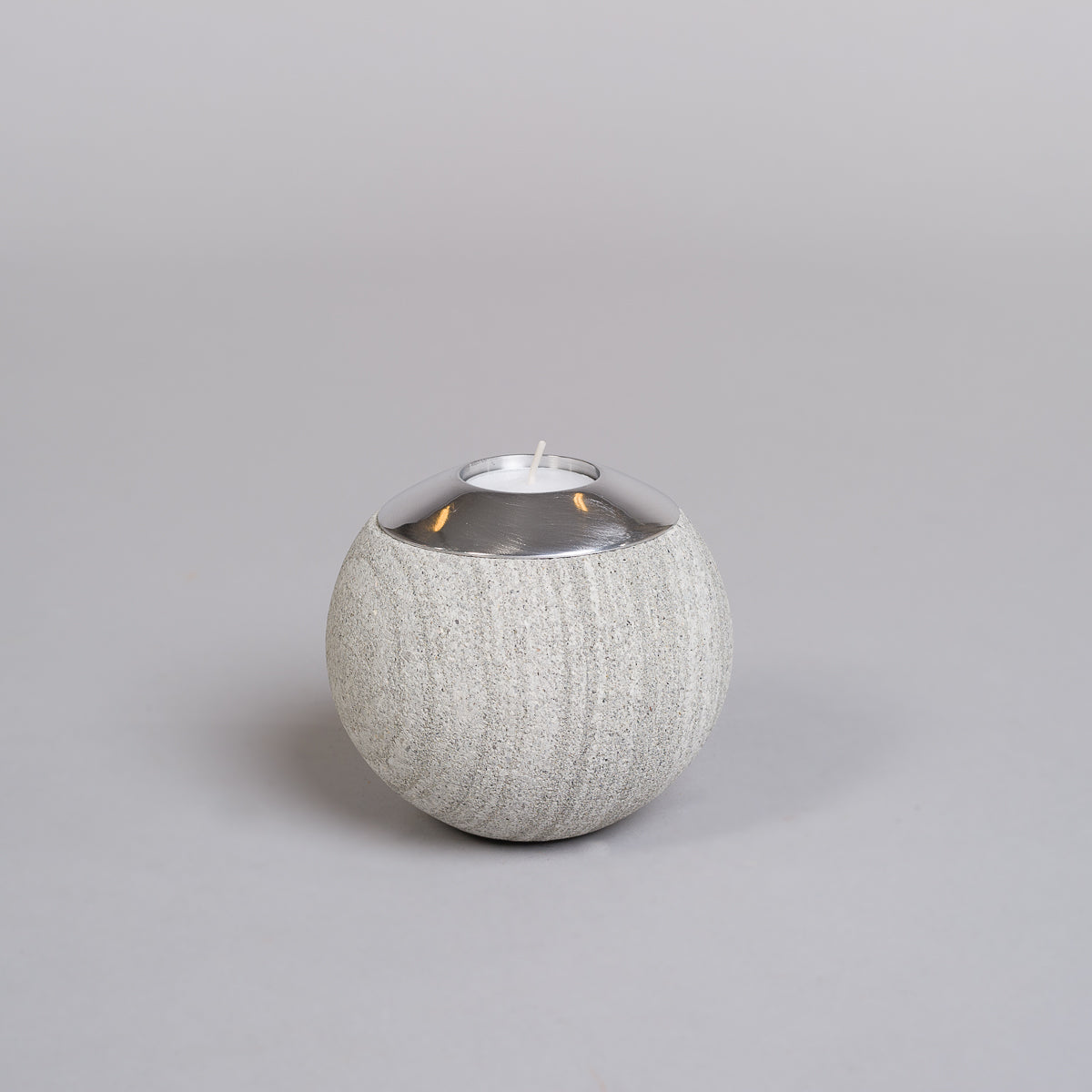 Te-lysholder i grå sandstein - stor